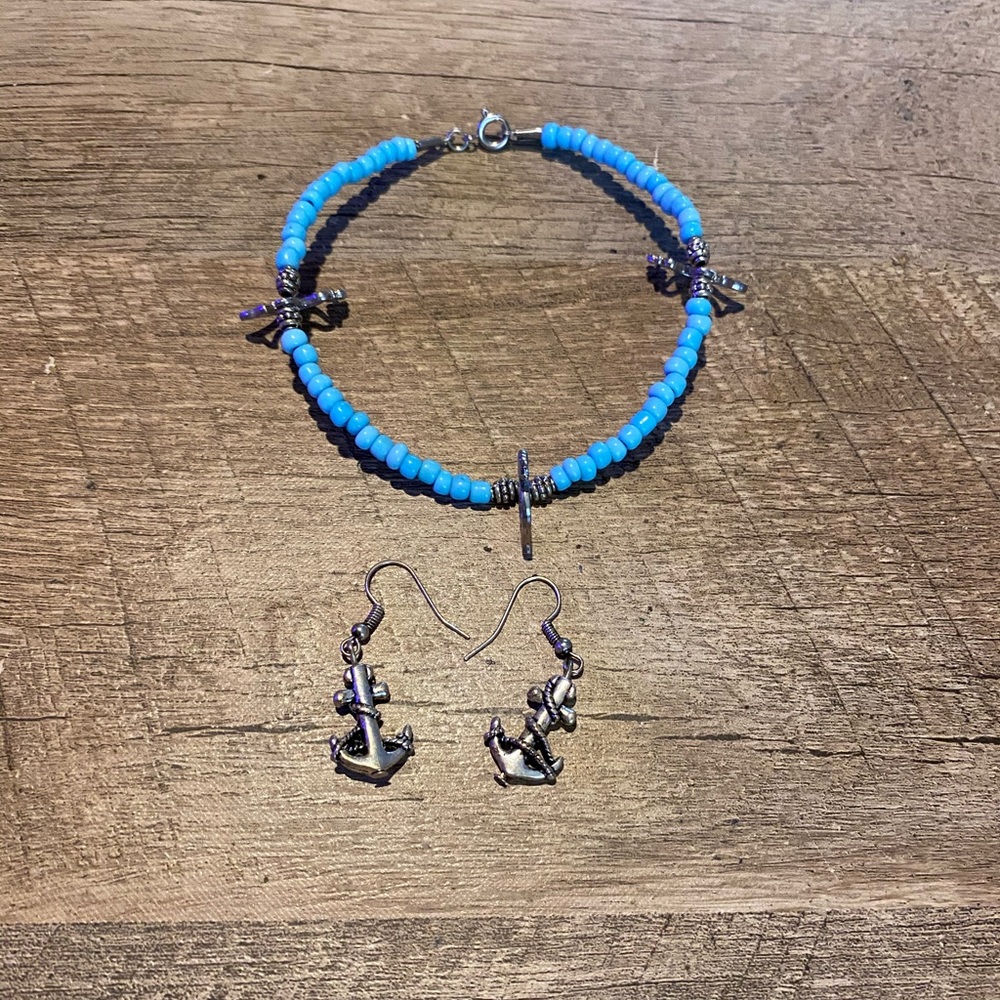 Bracelet and earrings